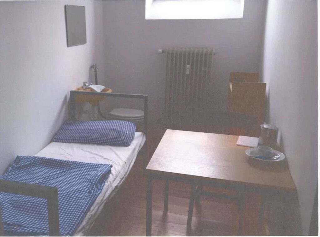Gefängniszelle-um-1955-e1606989025288